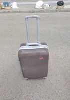 Продам дорожный чемодан на колесах в хорошем состояние... Оголошення Bazarok.ua